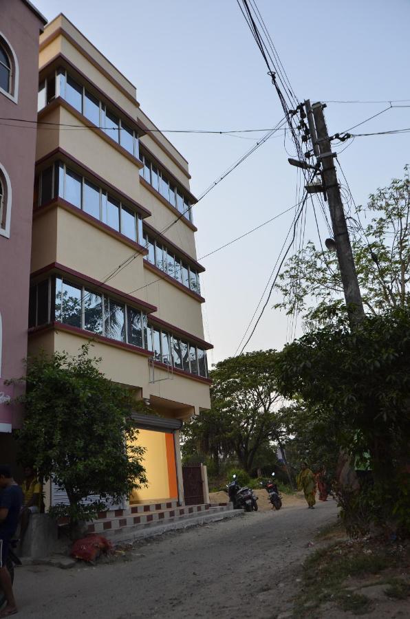Eco Corporate Inn Kolkata Bagian luar foto